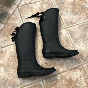 Black Rainboots